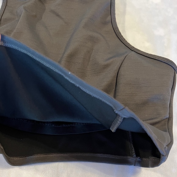 M All In Motion Women's NWOT NEW Charcoal Heather Crop Tank Top Built In Bra MED - Picture 7 of 8